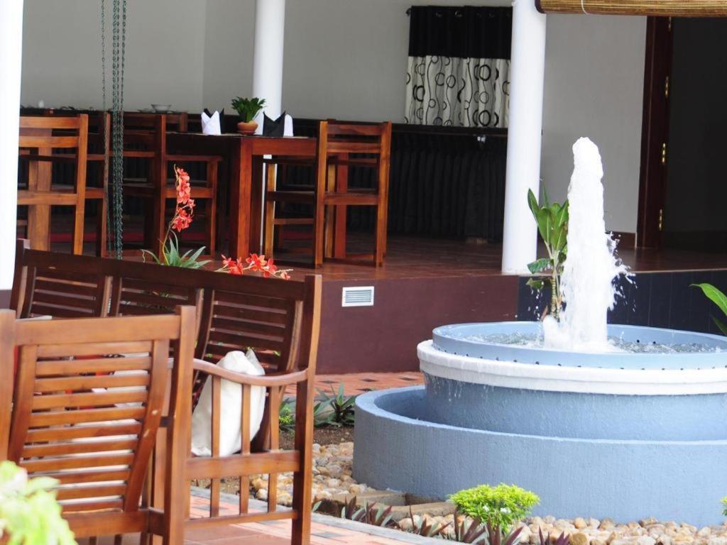 Sihilro Regency Hotel Udawalawe Bagian luar foto